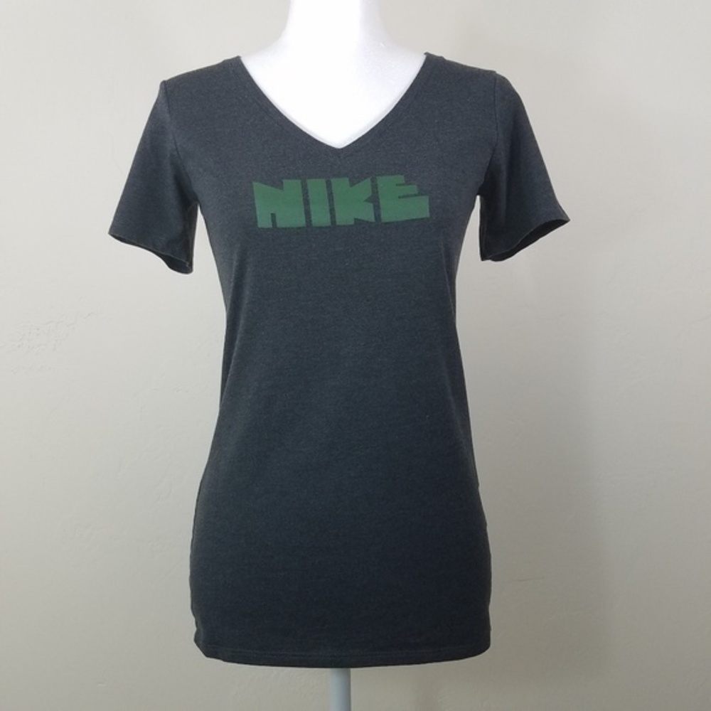 Nike V-Neck T-Shirt Size S